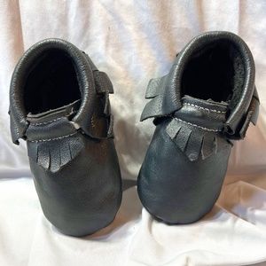SnuggleRoo Infant Baby Shoes/Moccasins Navy Blue Elastic/Fringe/Leather